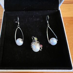 Silver and White Pearl Earring with pendant Set